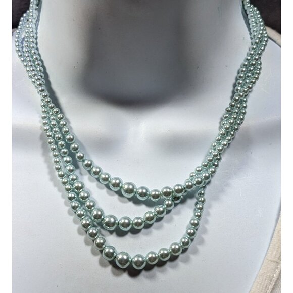 Vintage Princess Style Light Blue Faux Pearl Layered Necklace - Picture 2 of 6